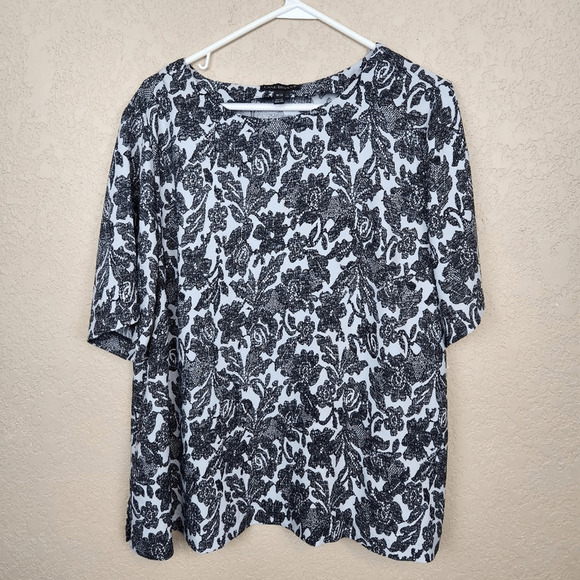 Lane Bryant Black and Gray Lace Print Lace Up Back Top 18/20 (3080) - Picture 1 of 7